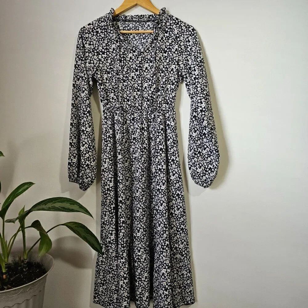 EUC SHEIN DITSY FLORAL LONGSLEEVES SPLIT V NECK LONG DRESS SIZE XS